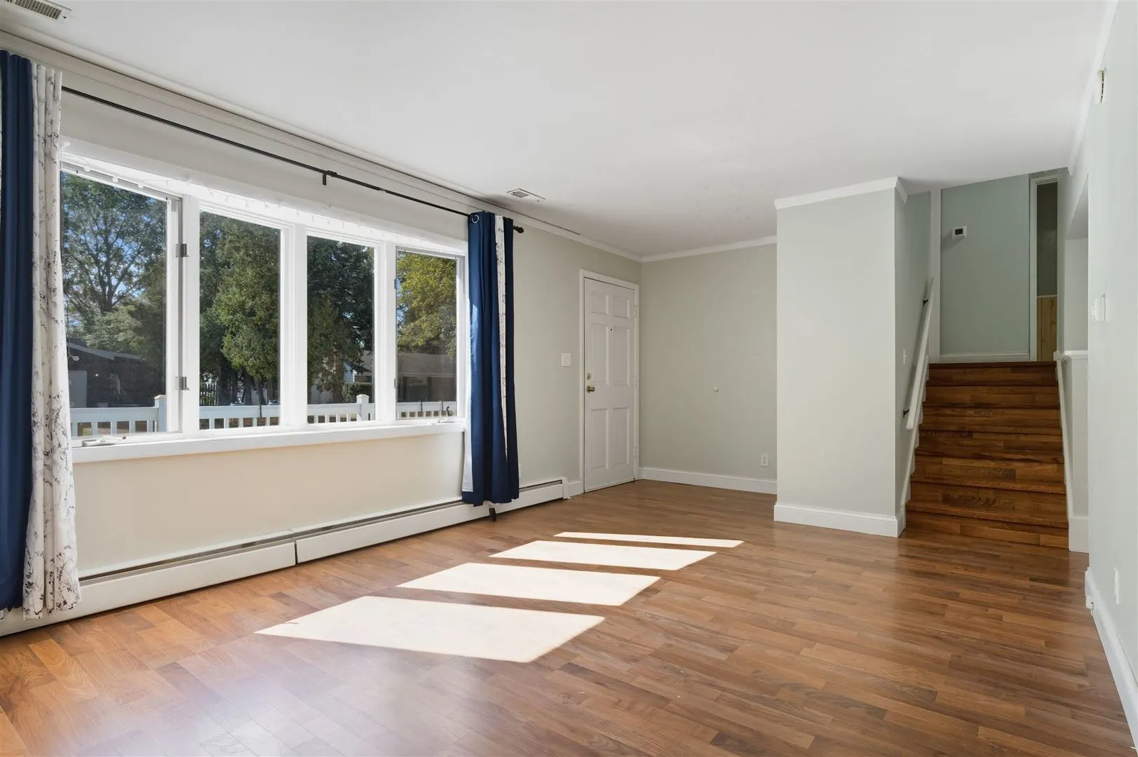 402 Bradley Lane IL