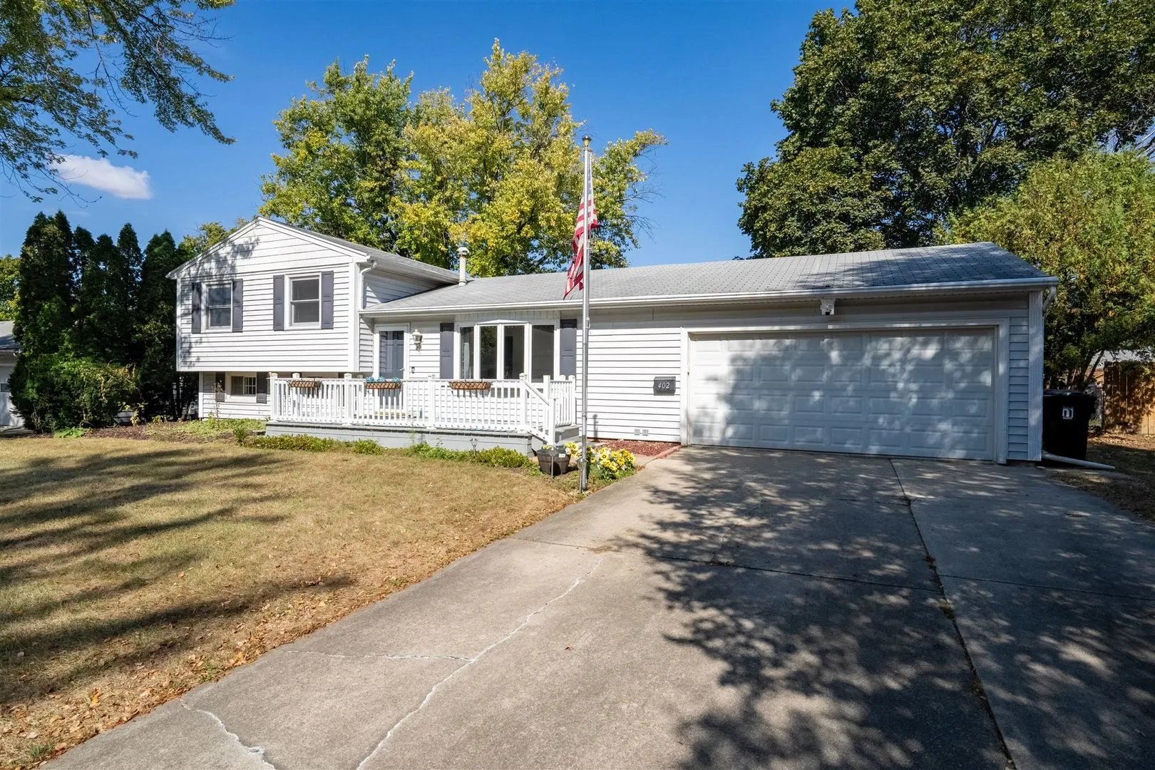 402 Bradley Lane IL