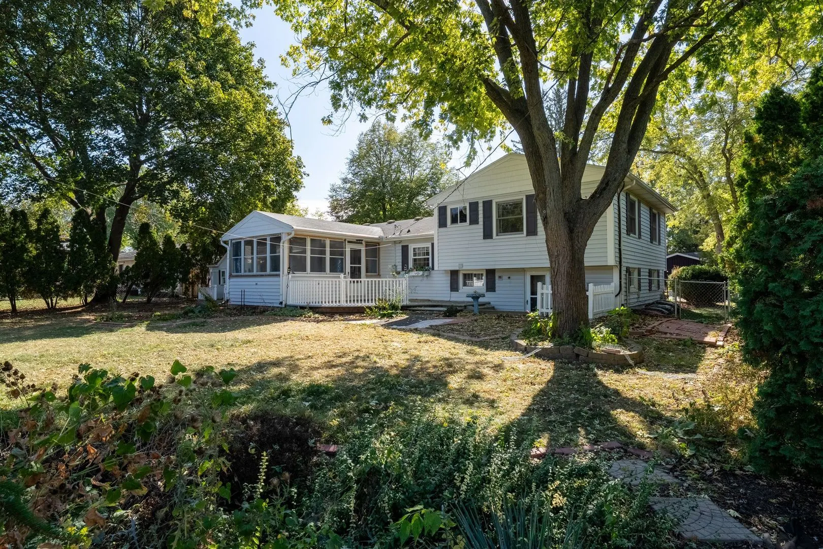 402 Bradley Lane IL