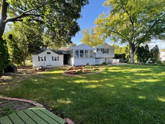402 Bradley Lane IL
