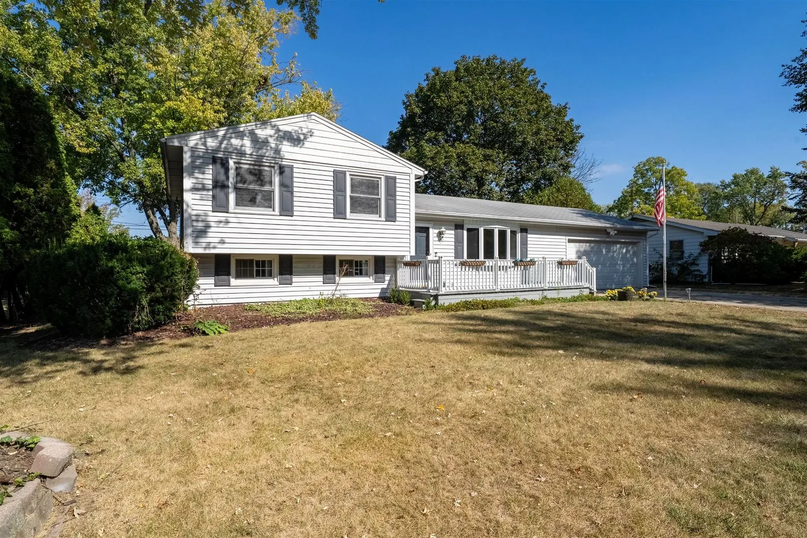 402 Bradley Lane IL