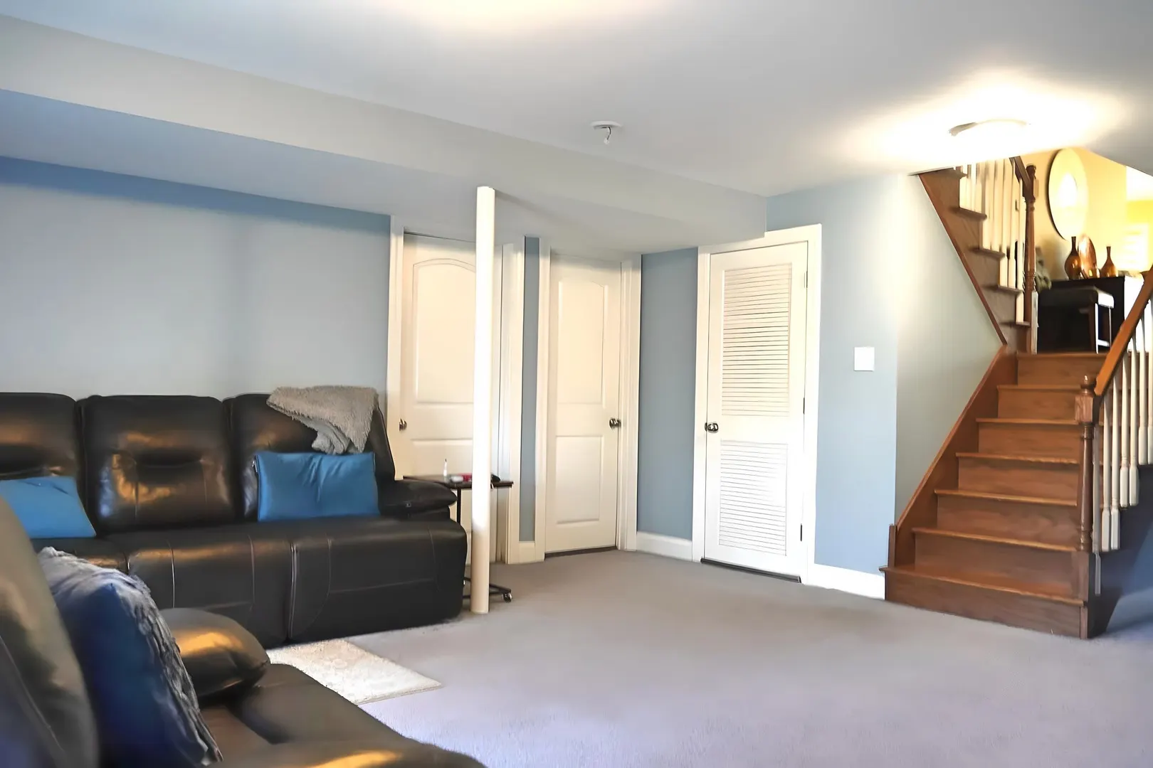 223 W Rainbow Drive IL