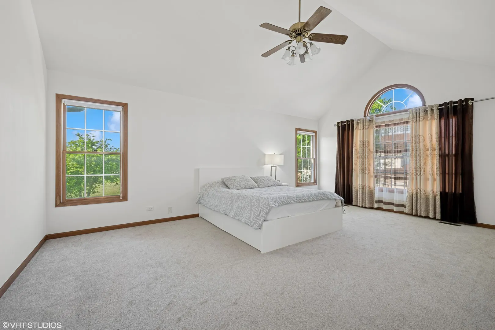 1456 Della Drive IL