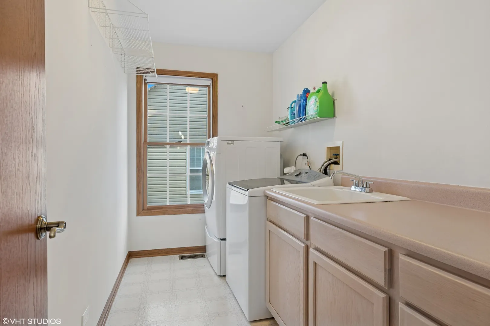 1456 Della Drive IL