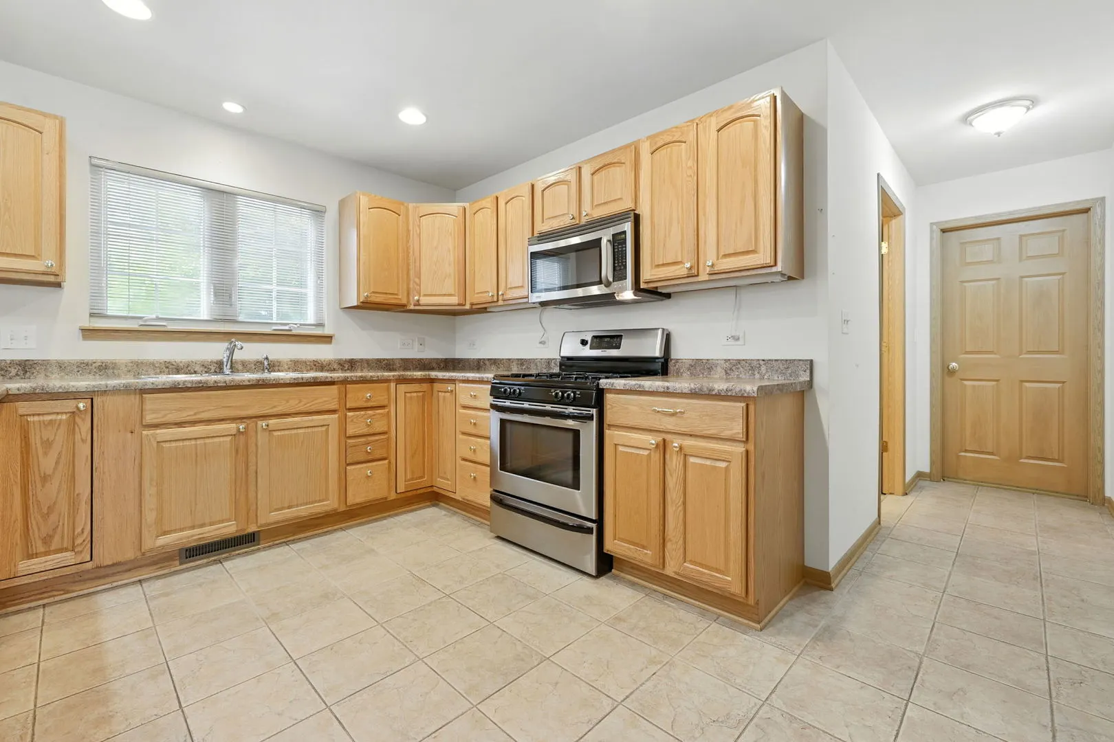 2218 Matthew Place IL