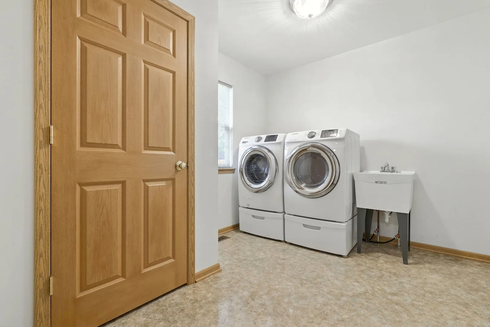 2218 Matthew Place IL