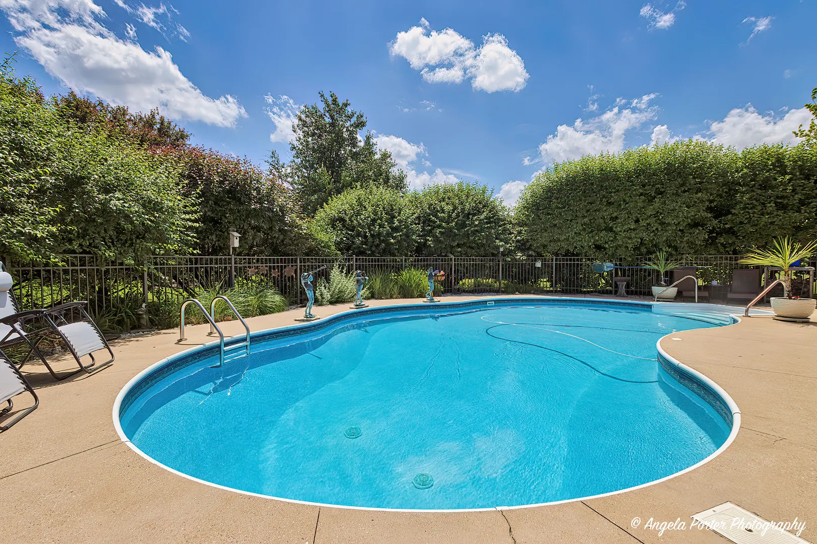 6805 Burning Tree Circle IL