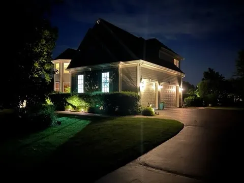 6805 Burning Tree Circle IL