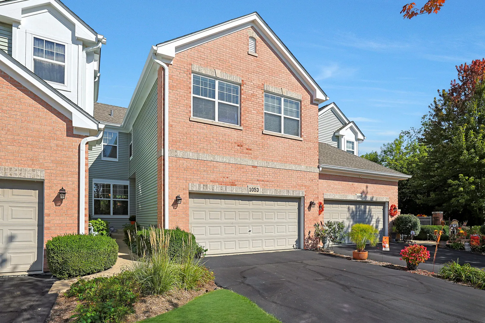 1053 Hummingbird Way IL