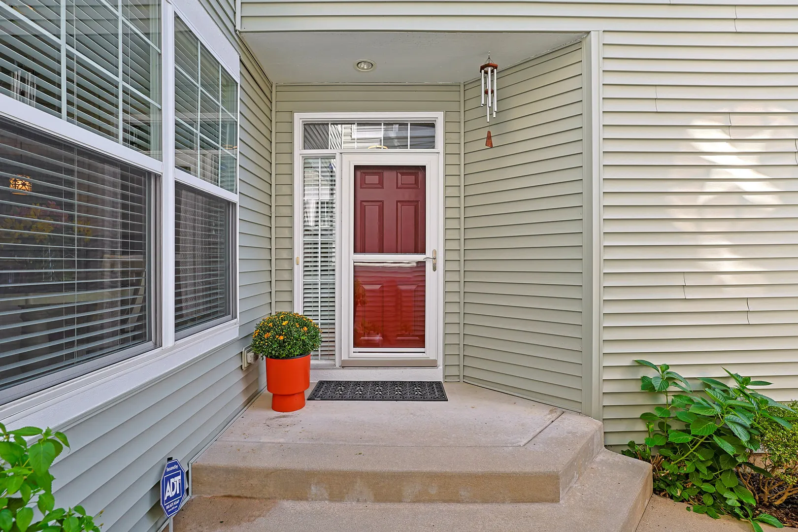 1053 Hummingbird Way IL