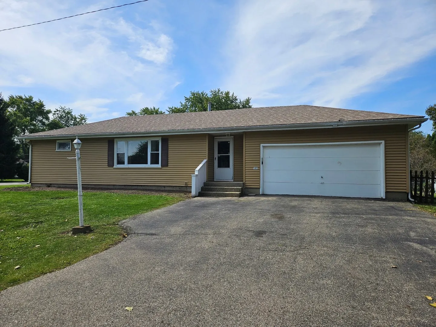 1807 Beach Road IL