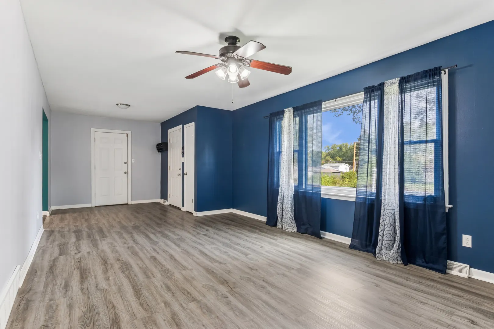 1807 Beach Road IL