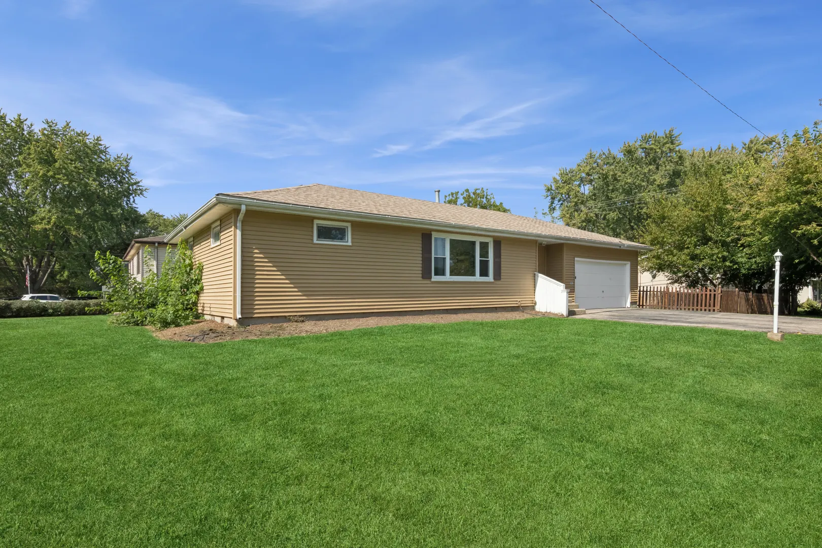 1807 Beach Road IL