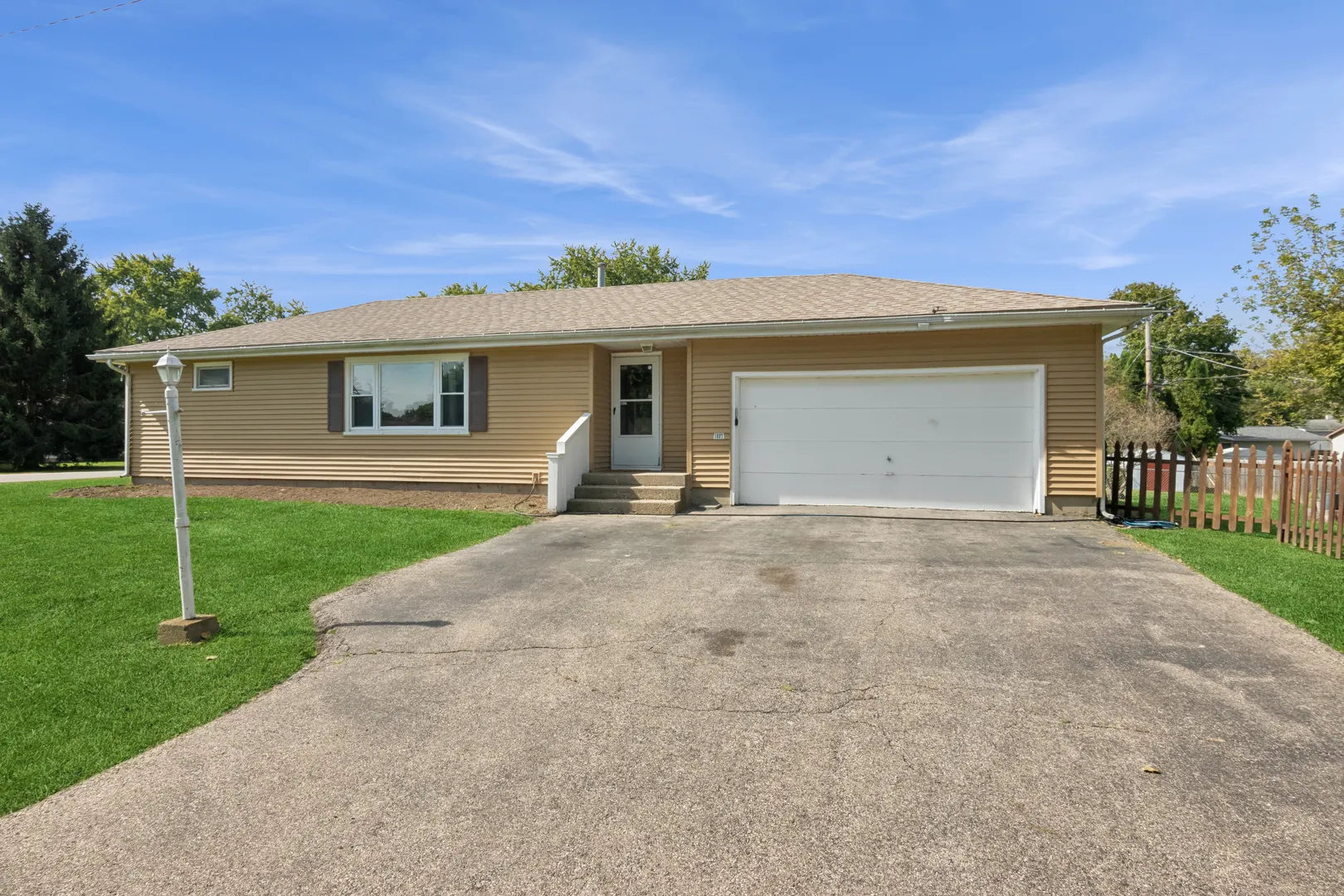 1807 Beach Road IL