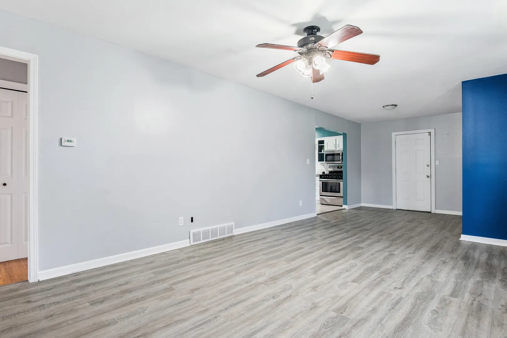 1807 Beach Road IL