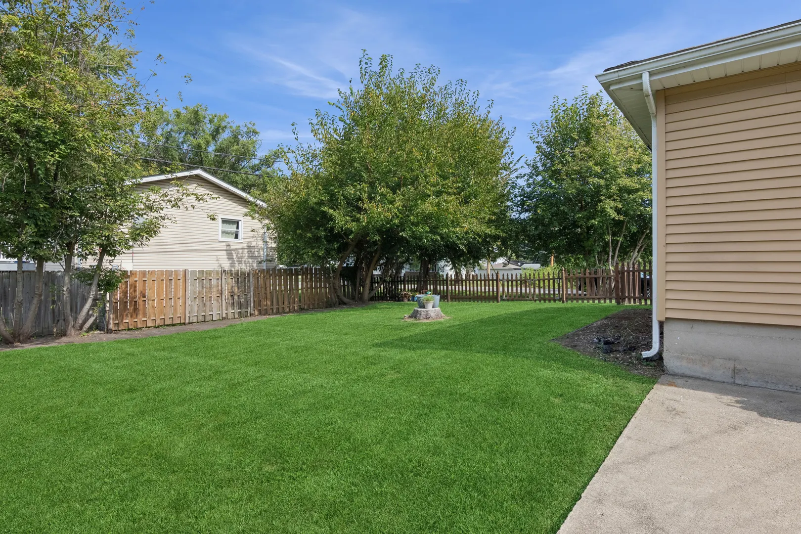 1807 Beach Road IL