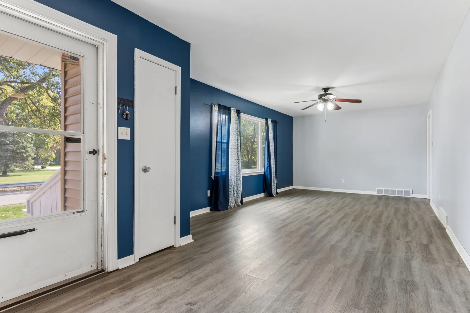 1807 Beach Road IL