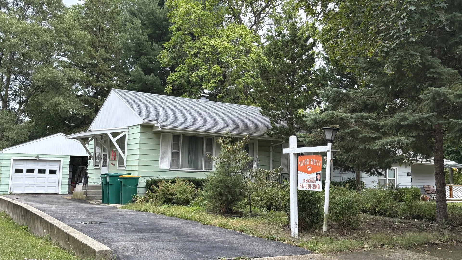 2207 EMMAUS Avenue IL