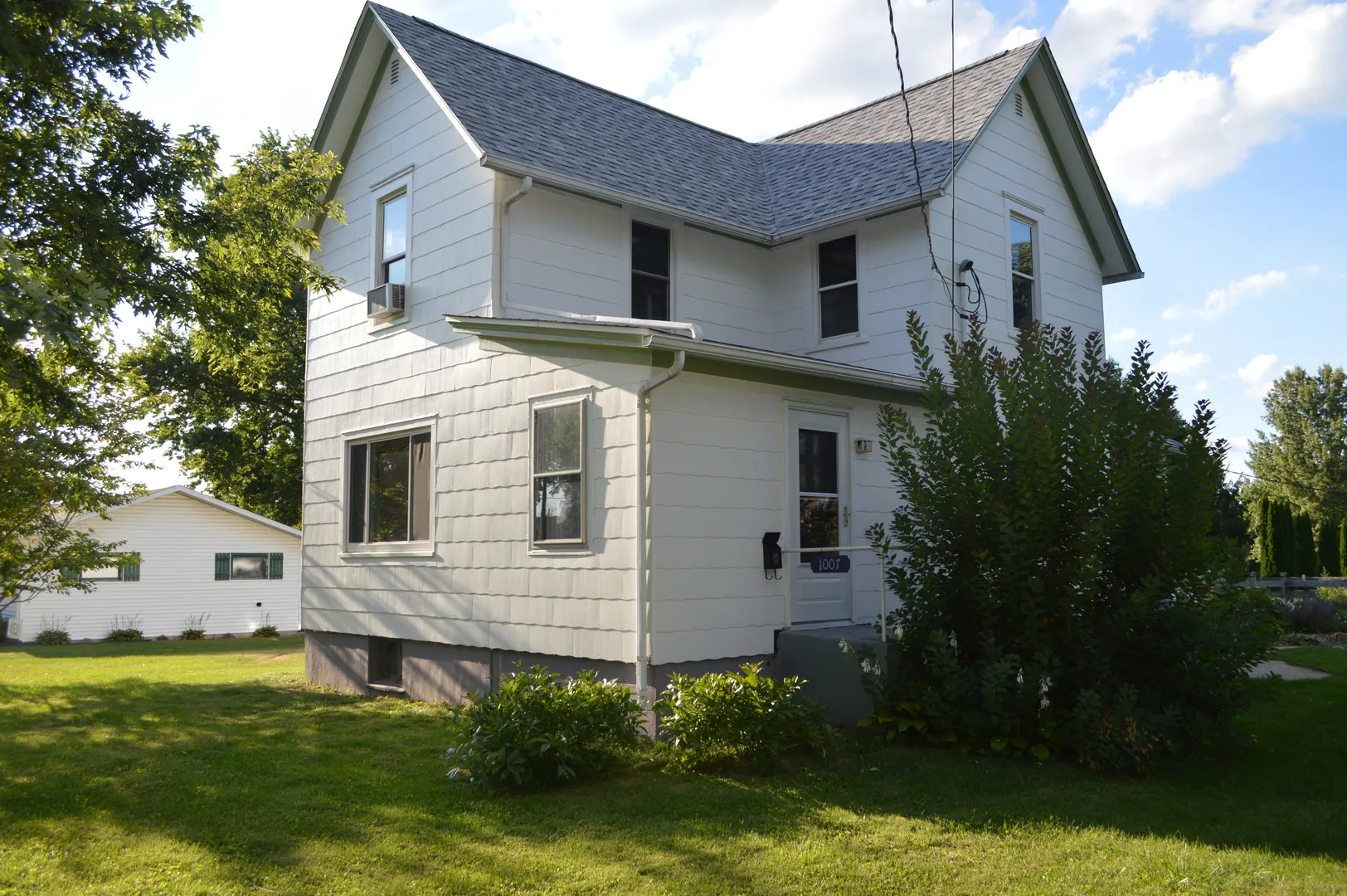 1007 W Farnham Street IL