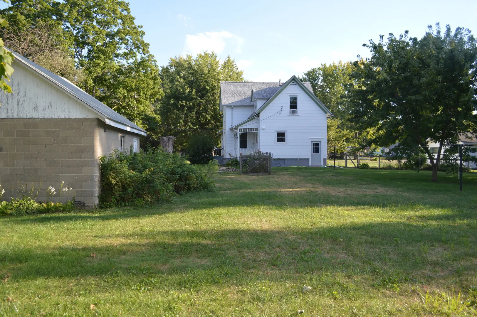 1007 W Farnham Street IL