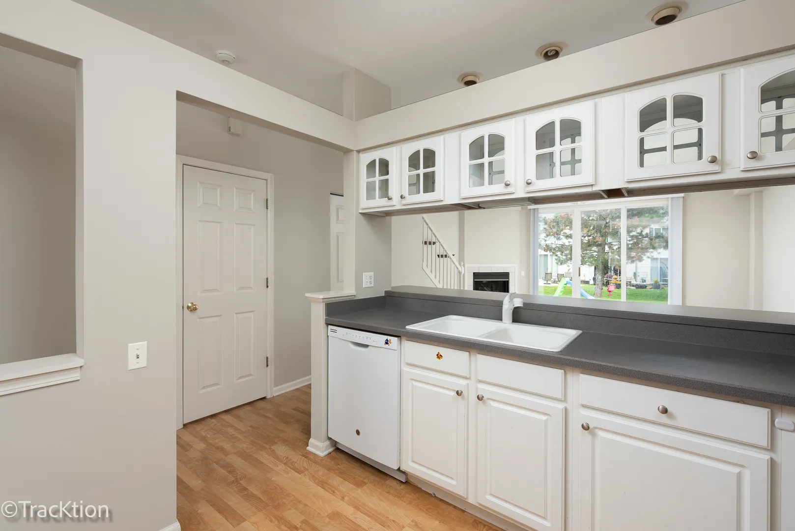 712 BLOSSOM Court IL