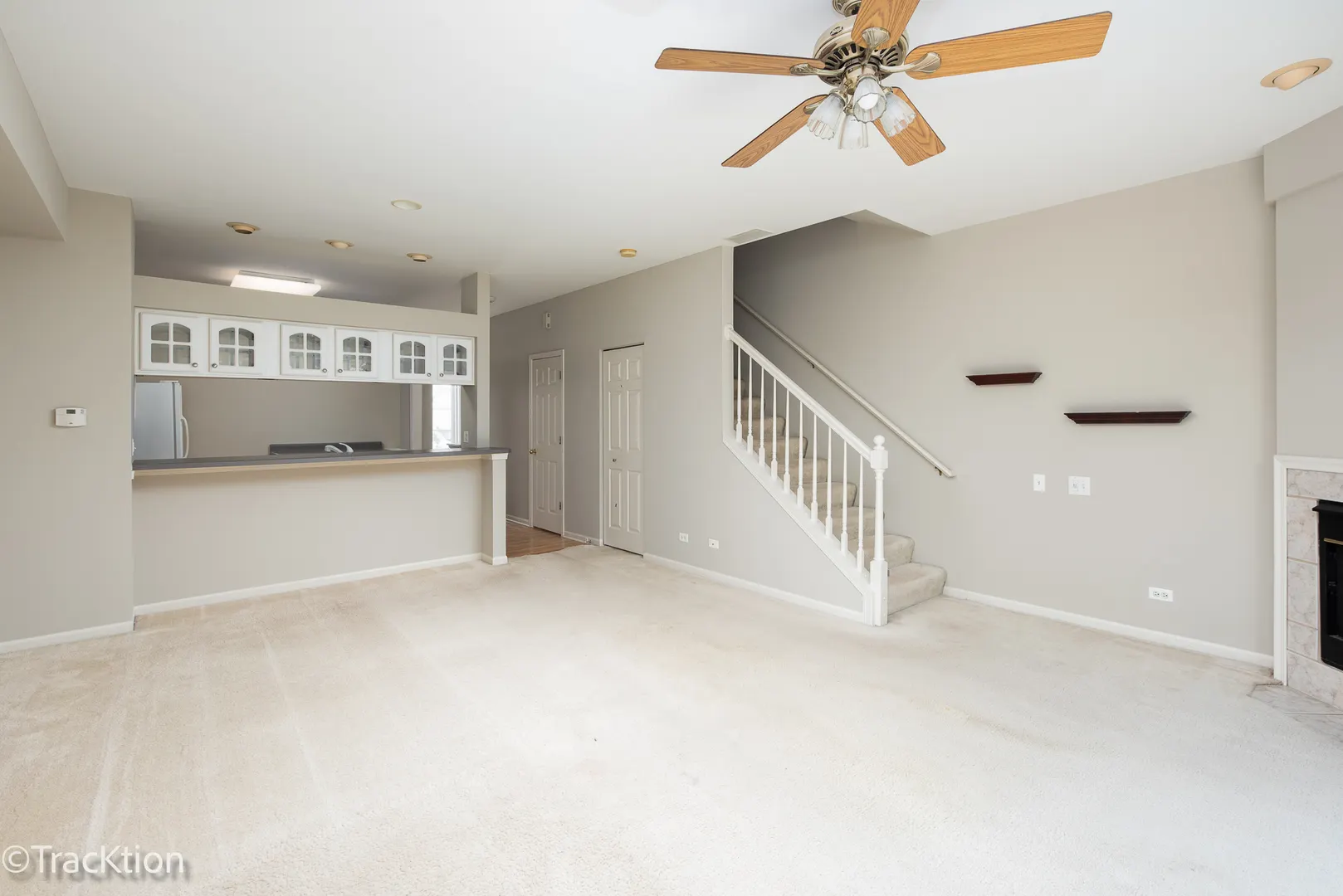 712 BLOSSOM Court IL