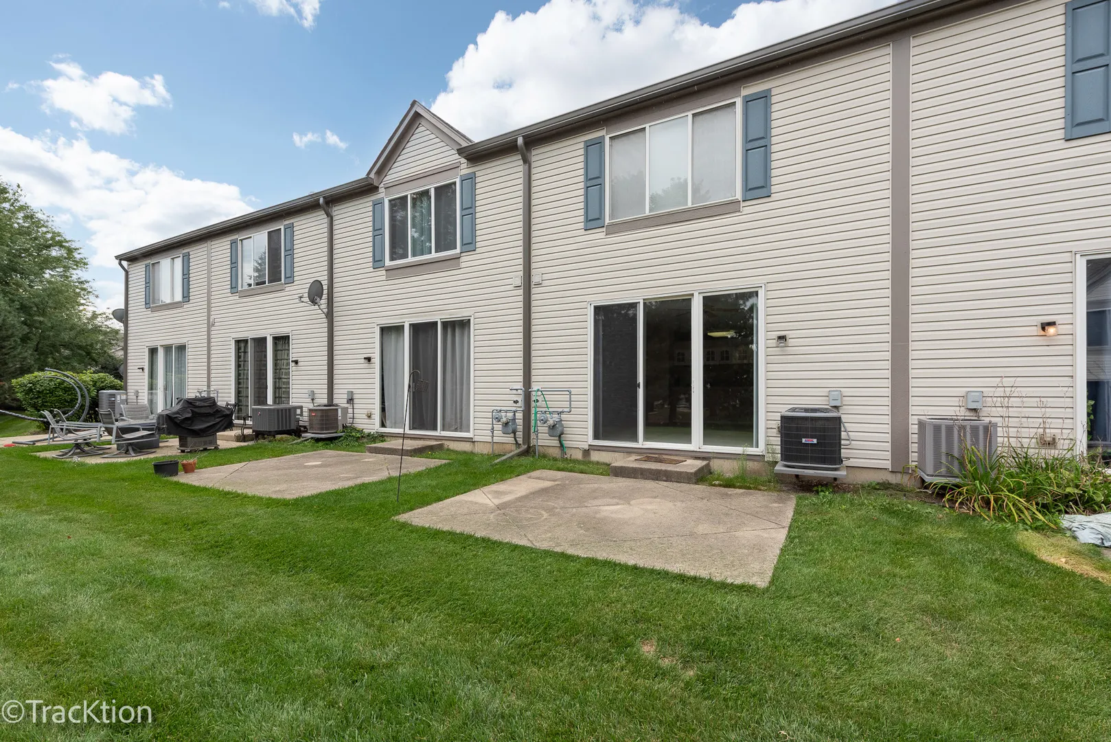 712 BLOSSOM Court IL