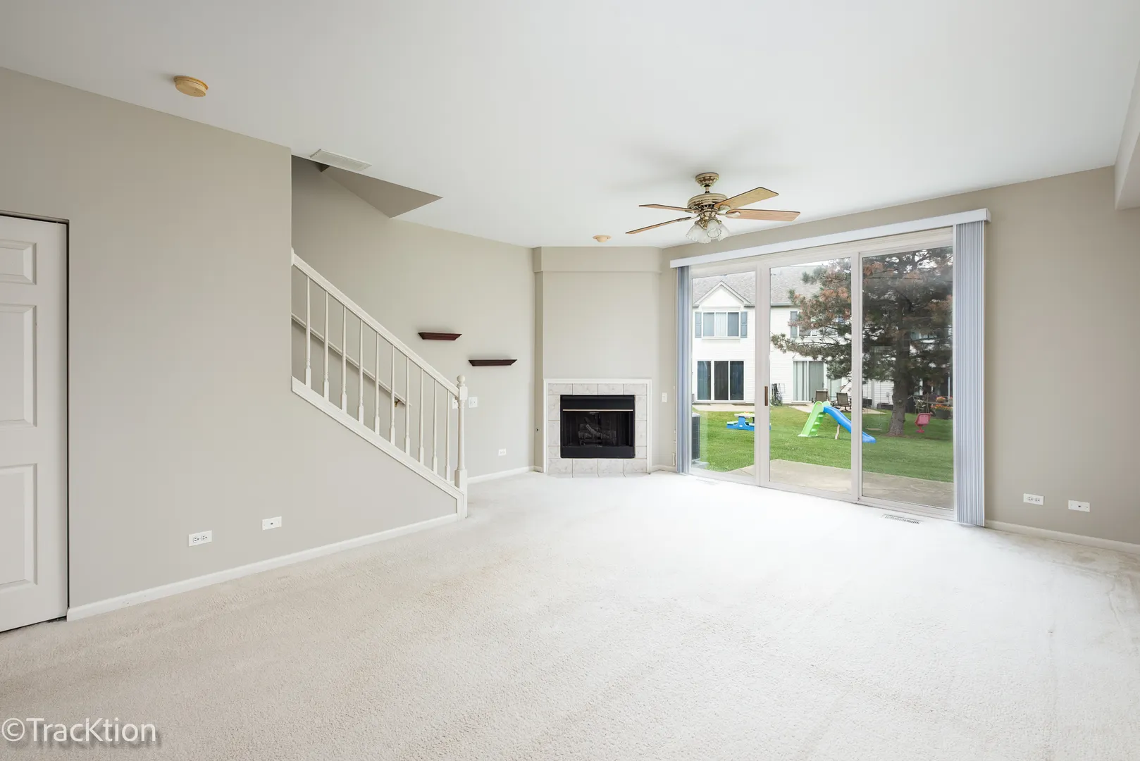 712 BLOSSOM Court IL