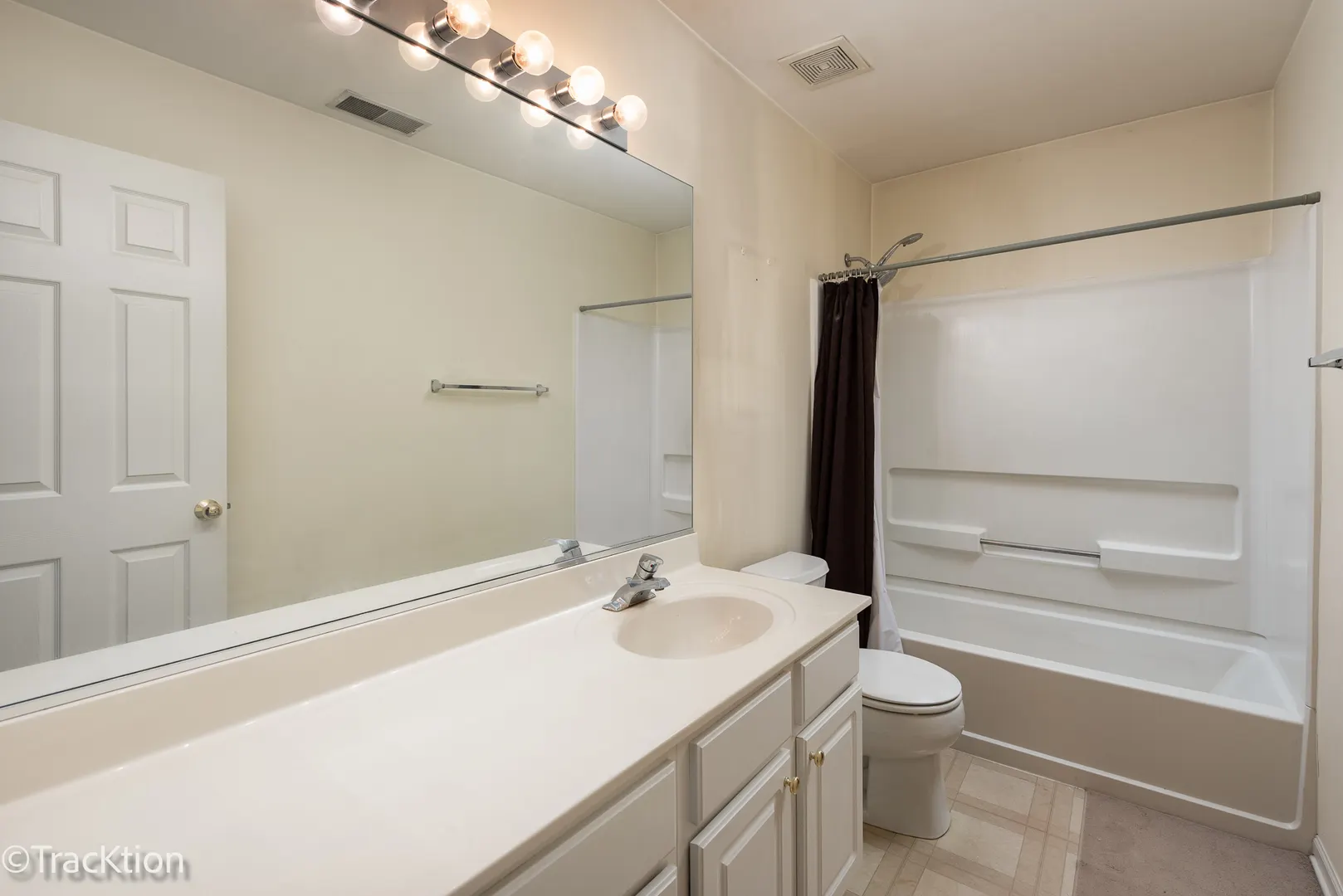712 BLOSSOM Court IL