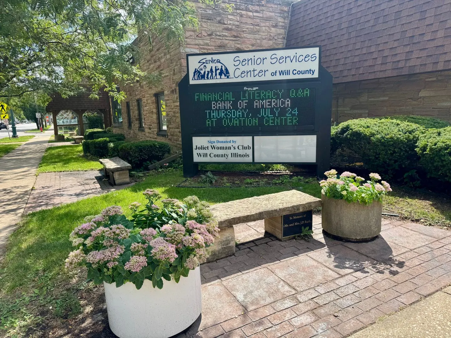 251 N Center Street IL