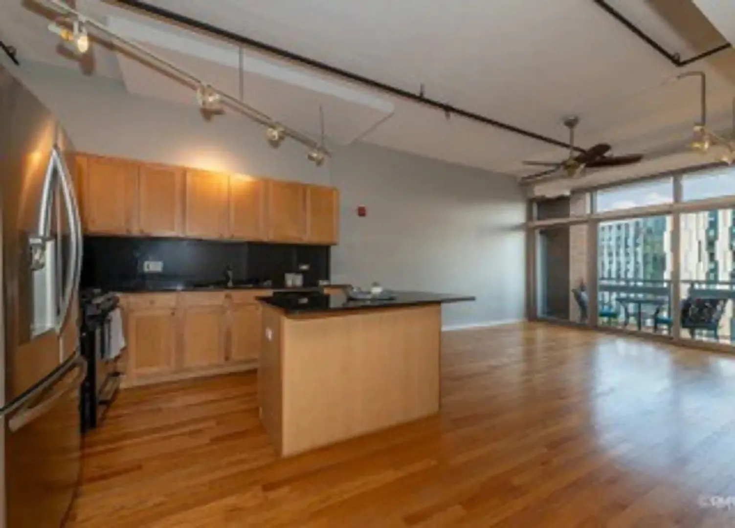 933 W VAN BUREN Street 609 IL