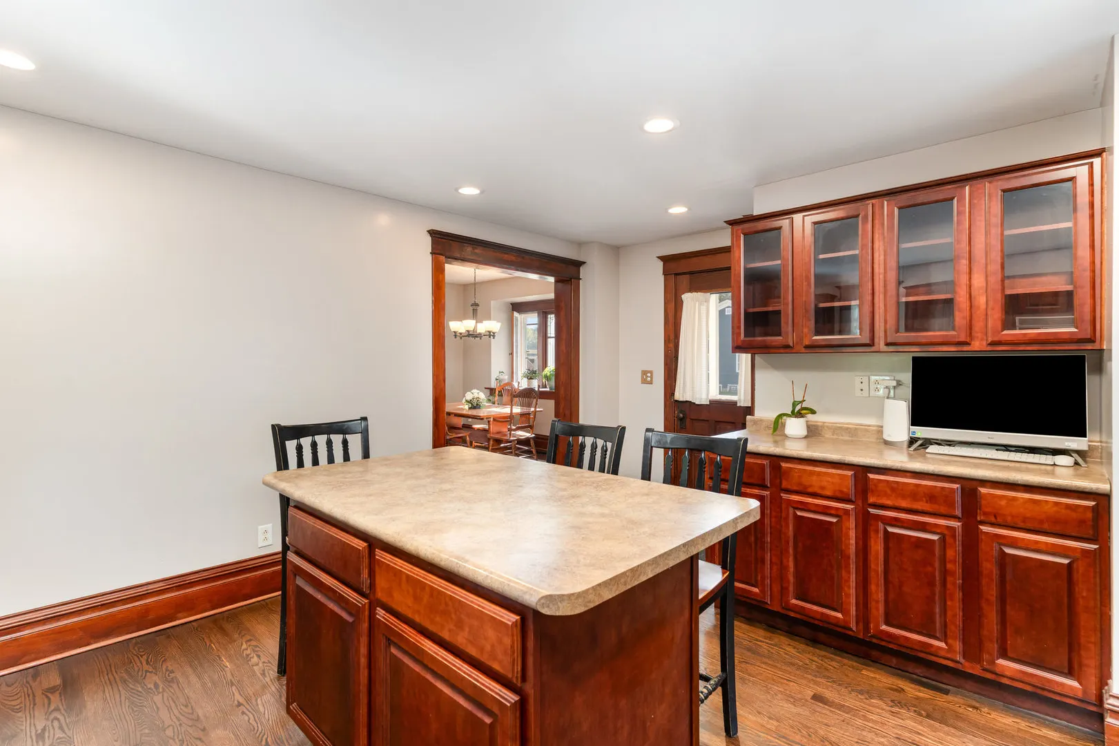 408 E Lincoln Avenue IL