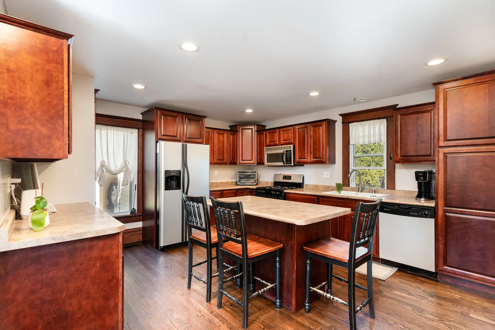 408 E Lincoln Avenue IL