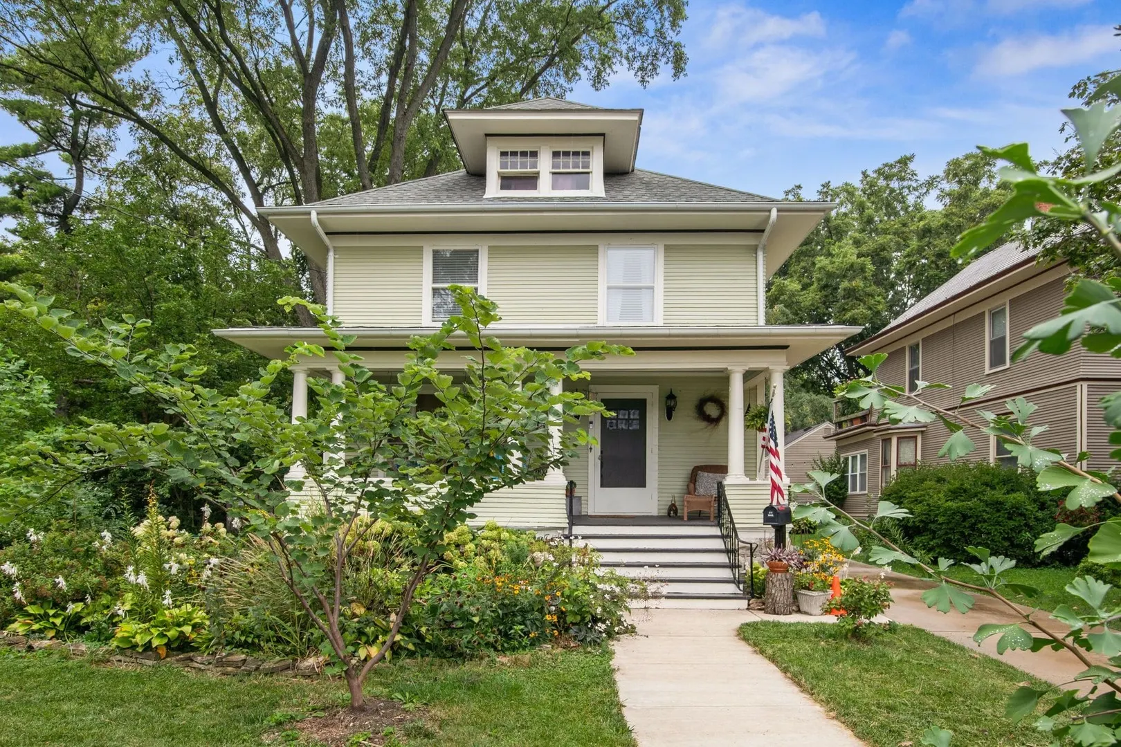 426 Palace Street IL