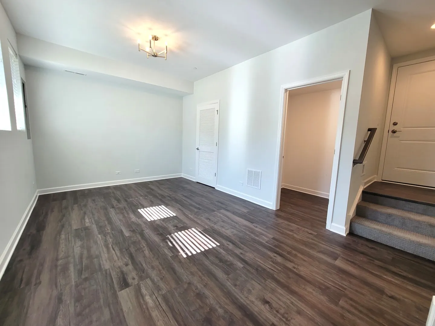 1257 Gateway Court IL