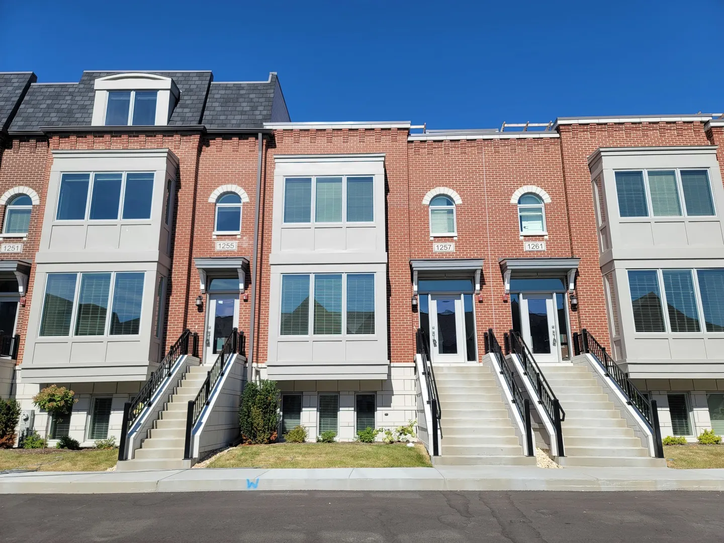 1257 Gateway Court IL