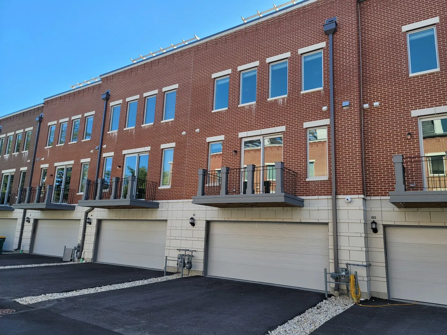 1257 Gateway Court IL