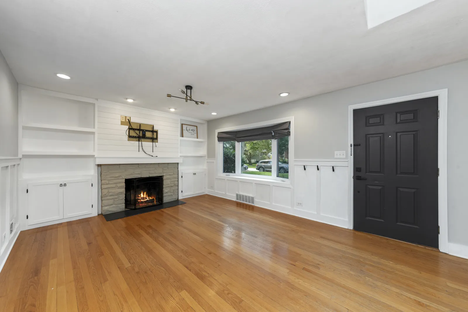 25 N Washington Street IL