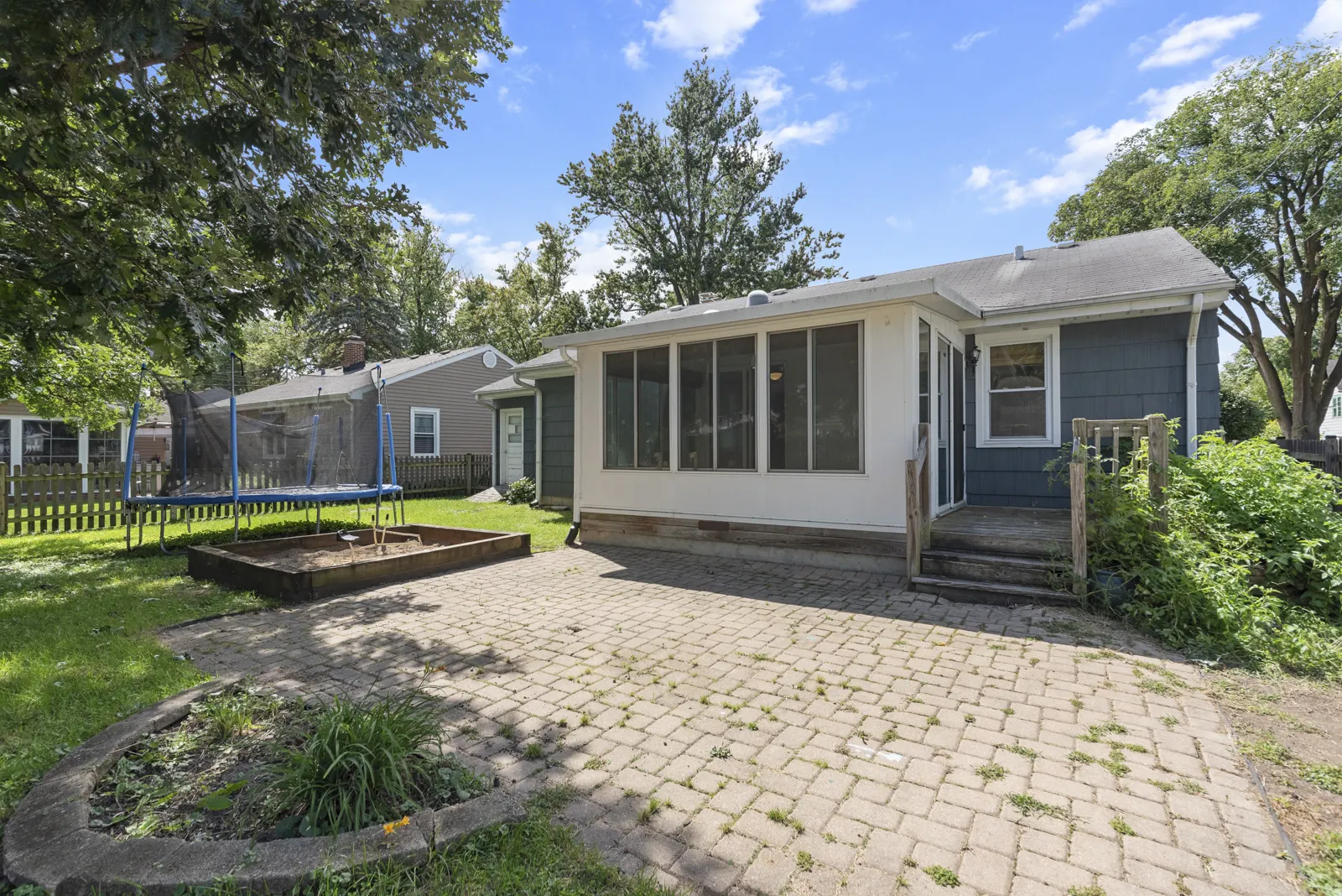 25 N Washington Street IL