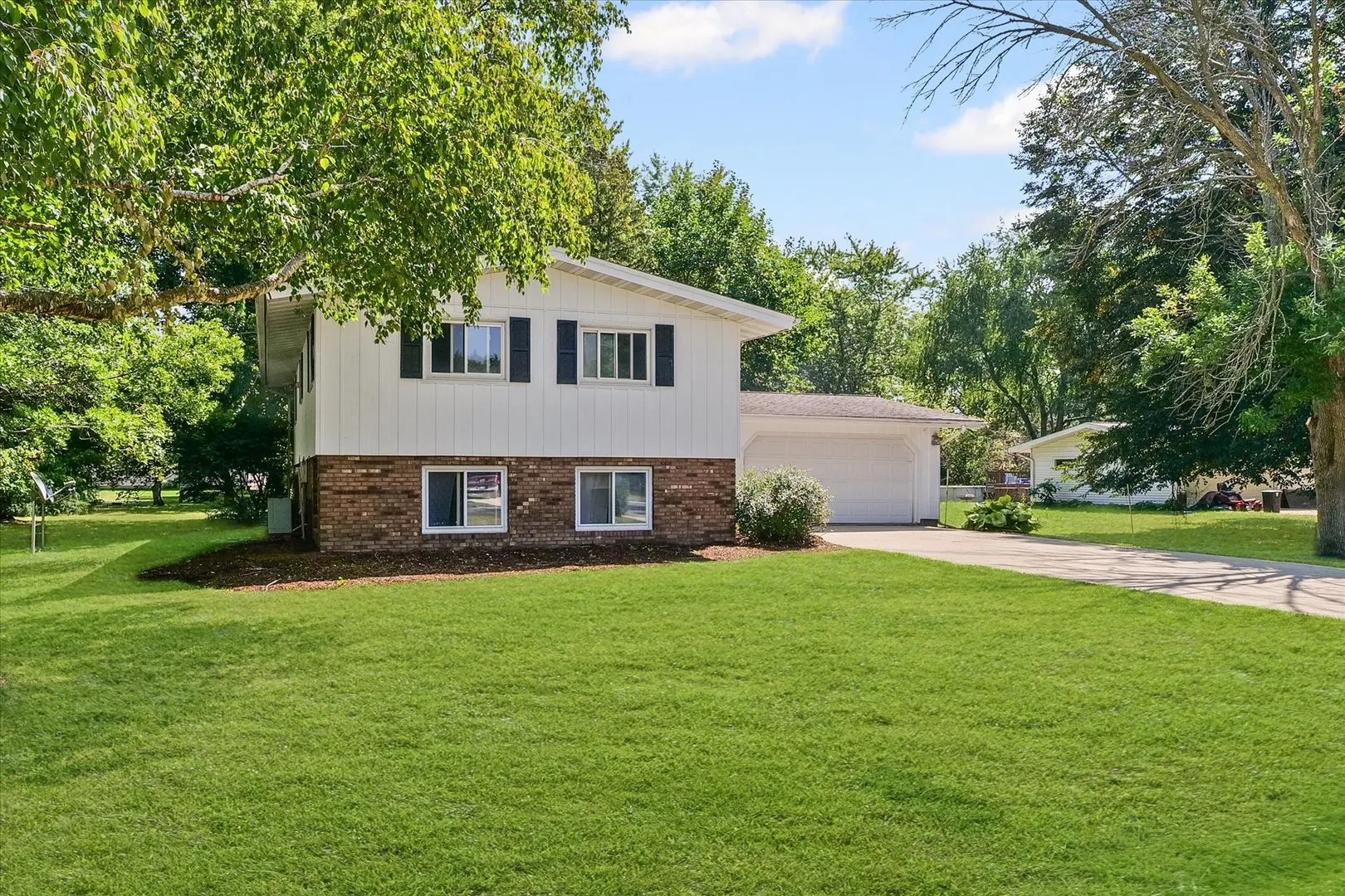 5 Allison Drive W IL