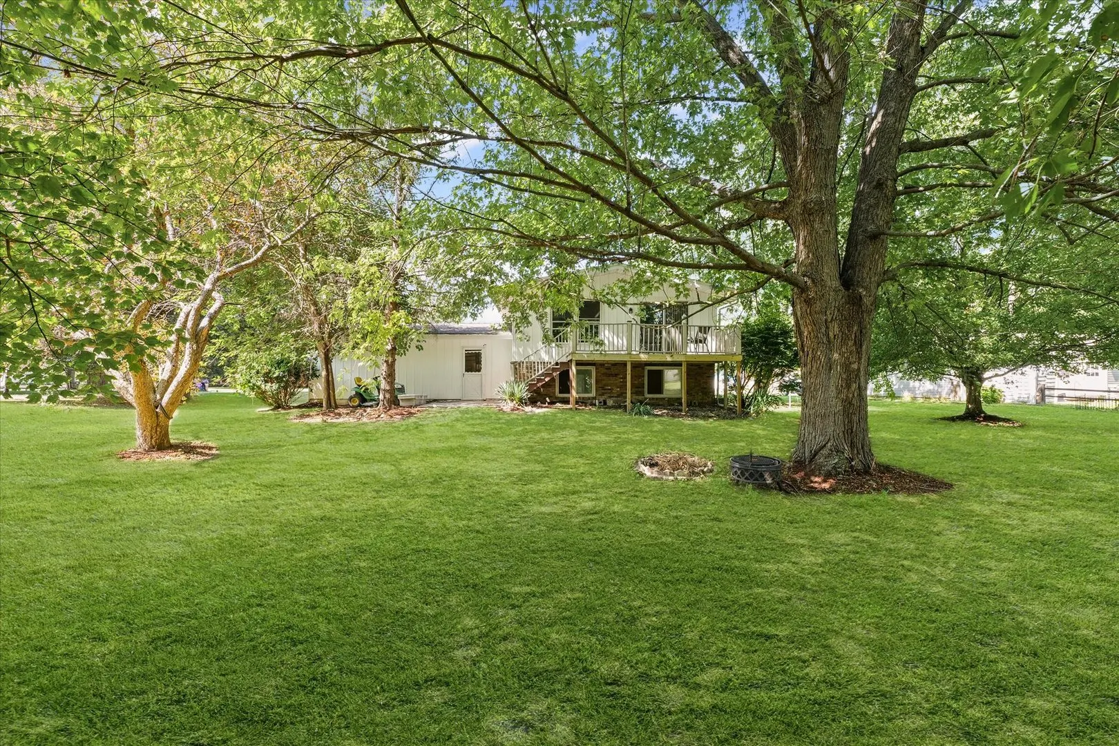 5 Allison Drive W IL