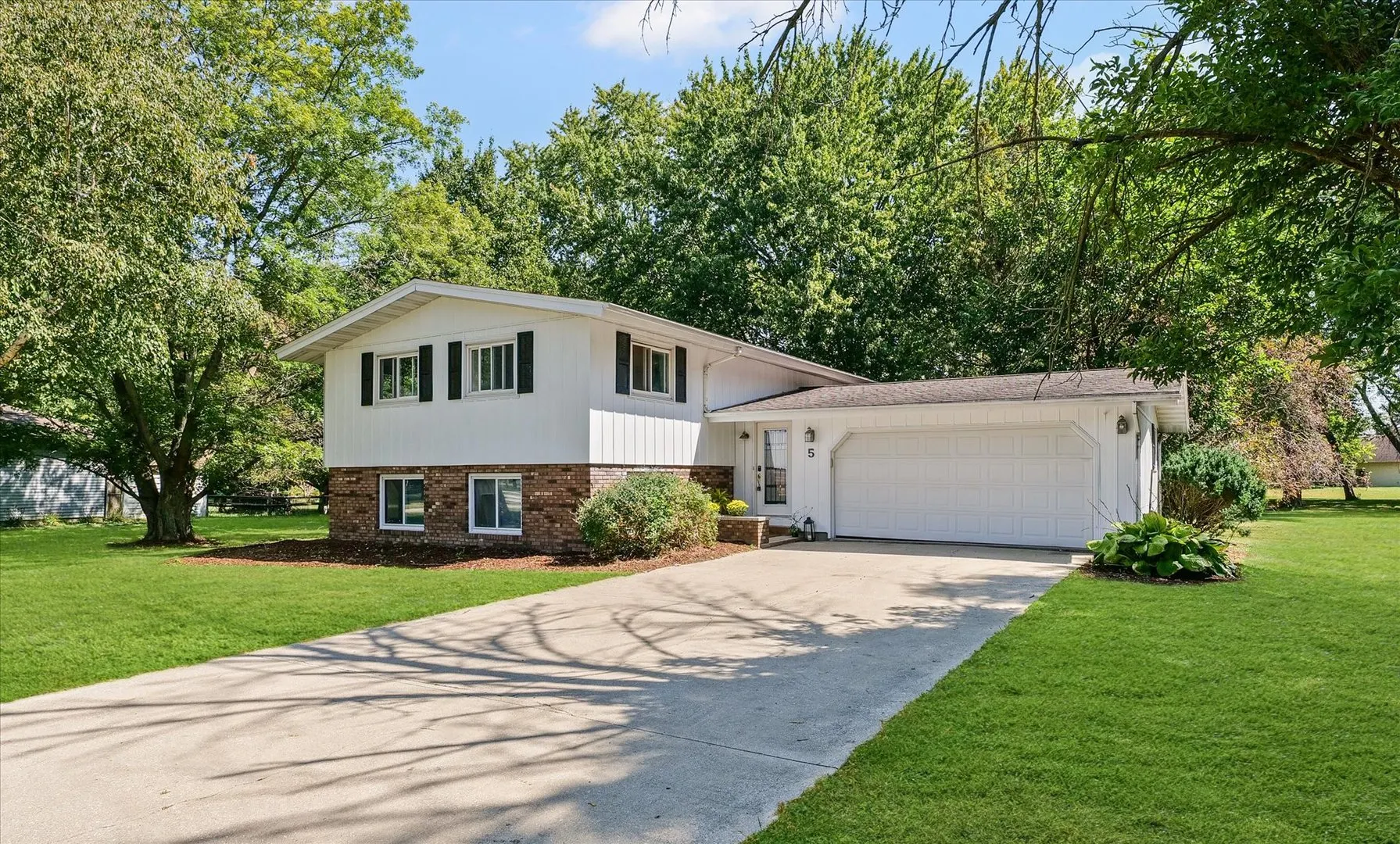 5 Allison Drive W IL