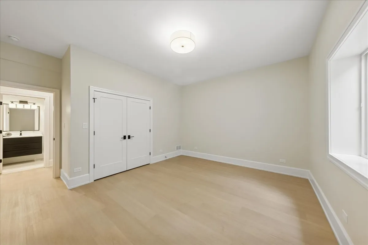 334 S Ashland Avenue IL