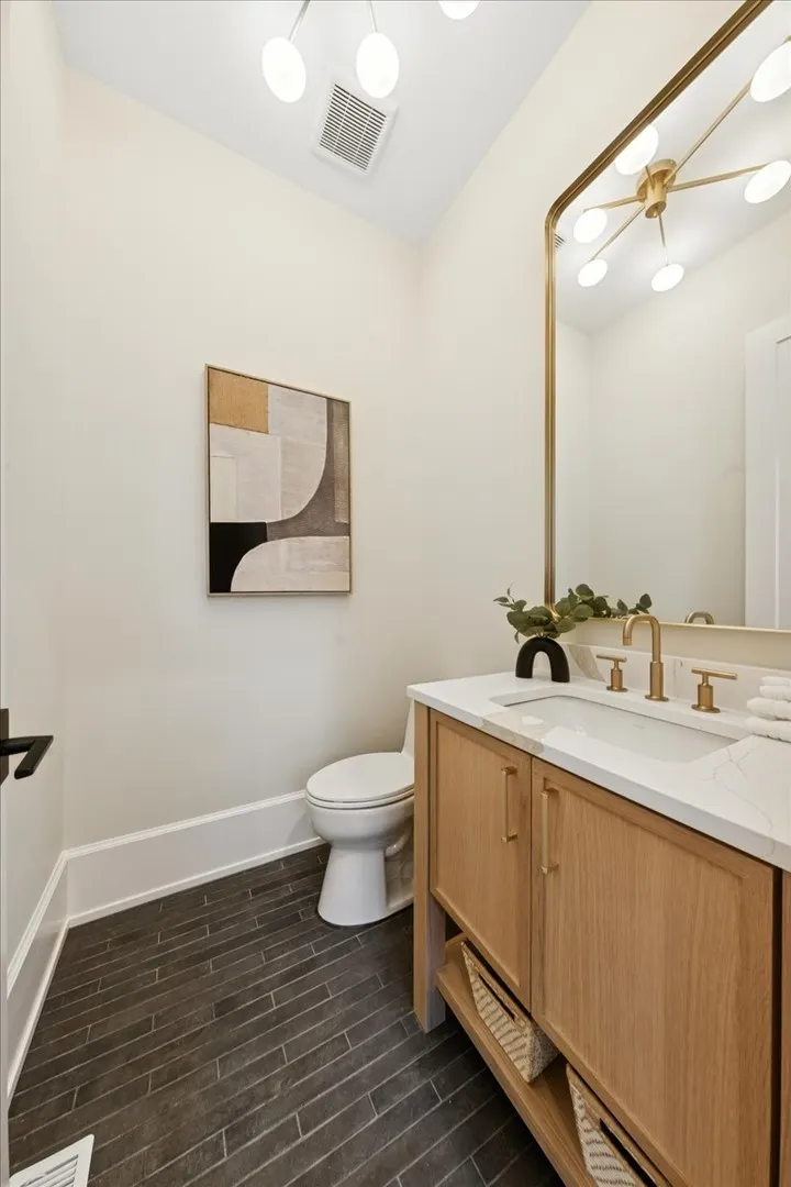 334 S Ashland Avenue IL