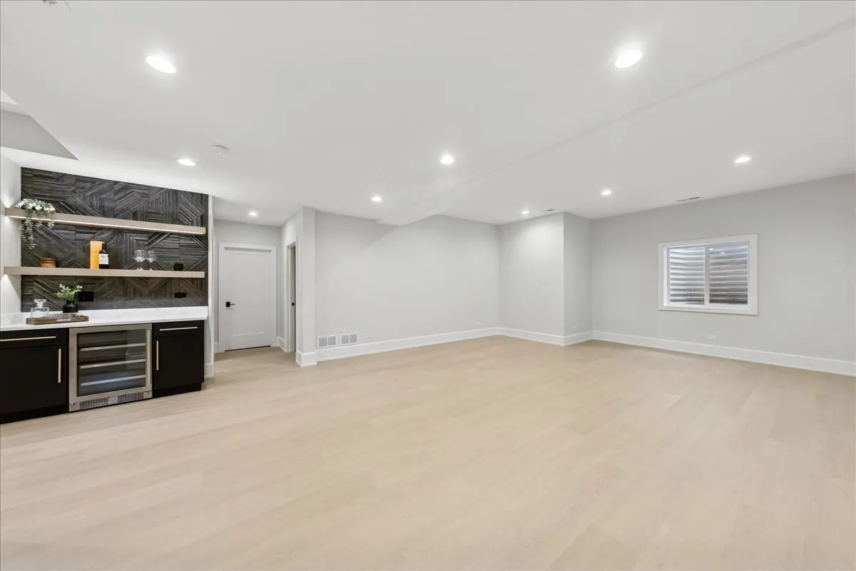 334 S Ashland Avenue IL