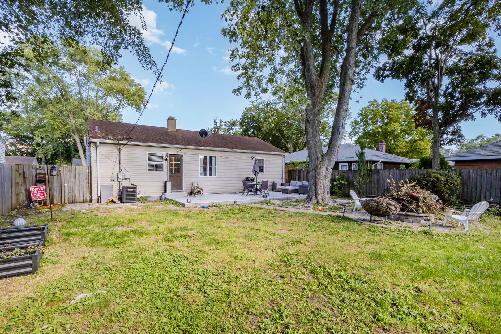 1005 Plaza Drive IL