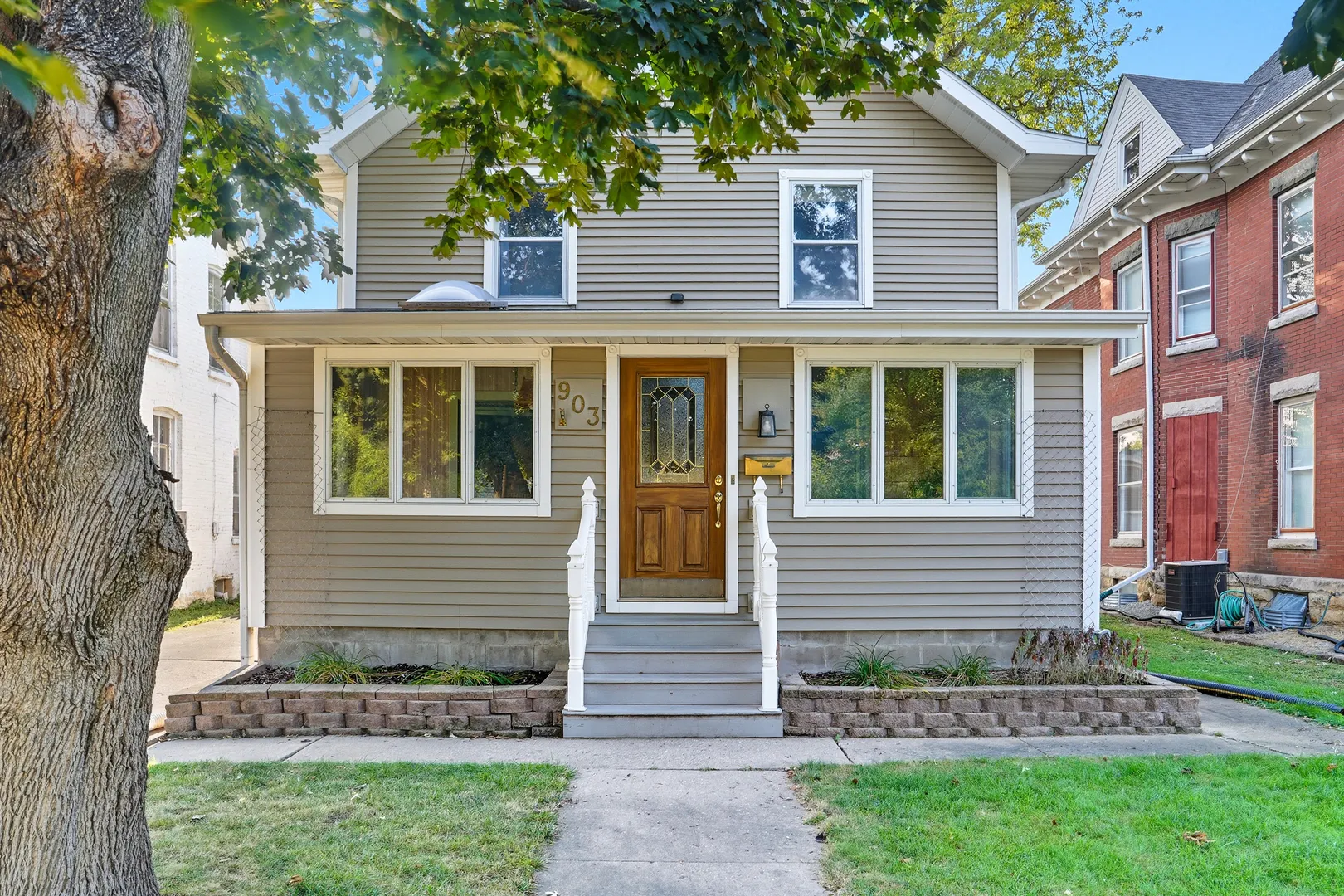 903 7th Avenue IL