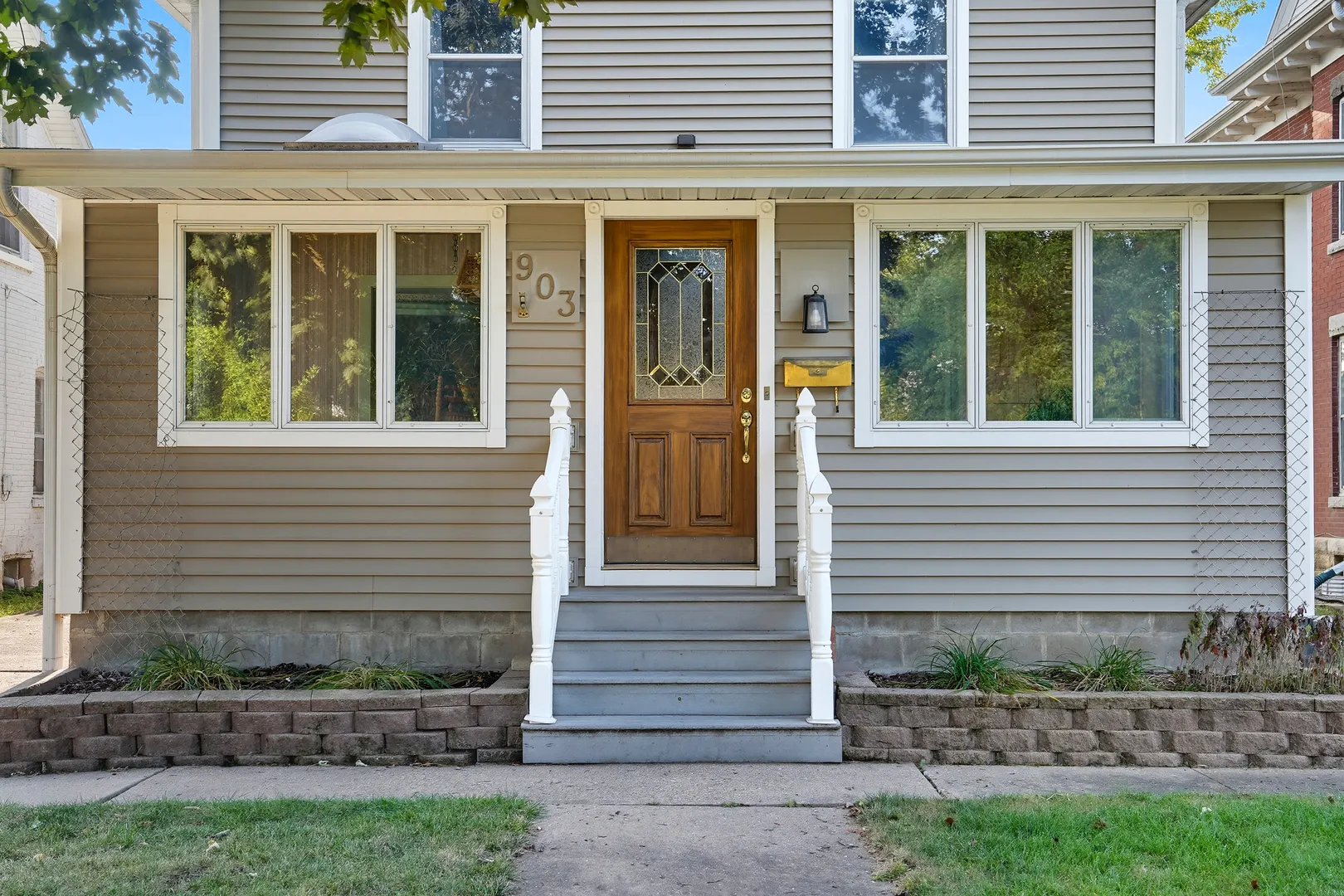 903 7th Avenue IL