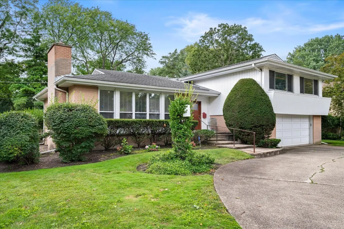 746 Woodridge Lane IL