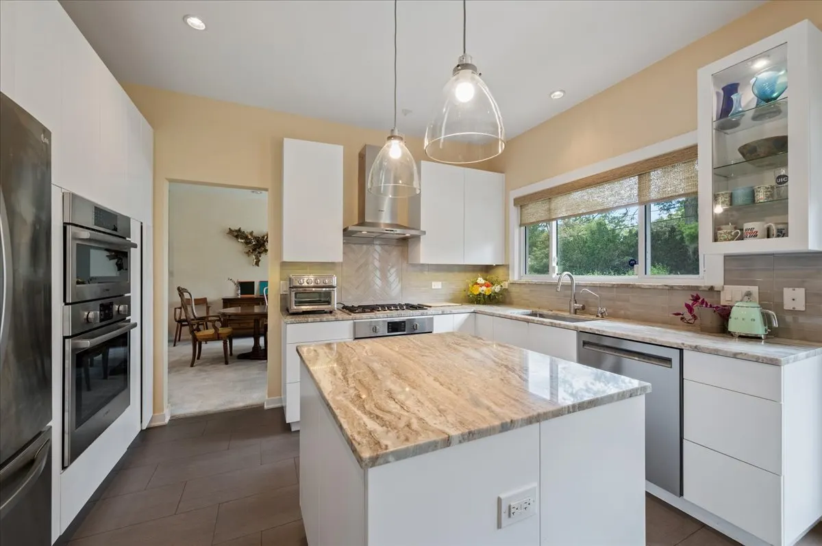 746 Woodridge Lane IL